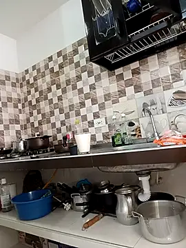 dulcelatin21 online show from September 30, 2025, 4:45 pm