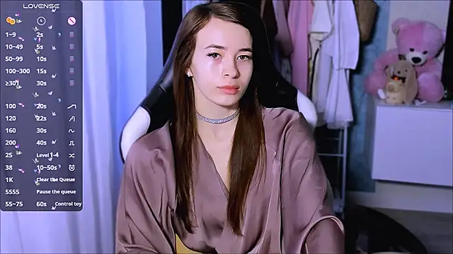 Snapshot of ZoyaMill chatting on September 23, 2025, 4:37 am ZoyaMill online show from September 23, 2025, 4:37 am