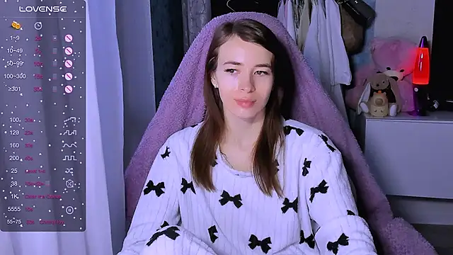 Snapshot of ZoyaMill chatting on December 1, 2025, 6:51 am ZoyaMill online show from December 1, 2025, 6:51 am