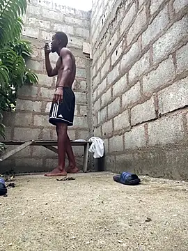 Snapshot of Makemecum634941 chatting on October 27, 2025, 8:29 am Makemecum634941 online show from October 27, 2025, 8:29 am