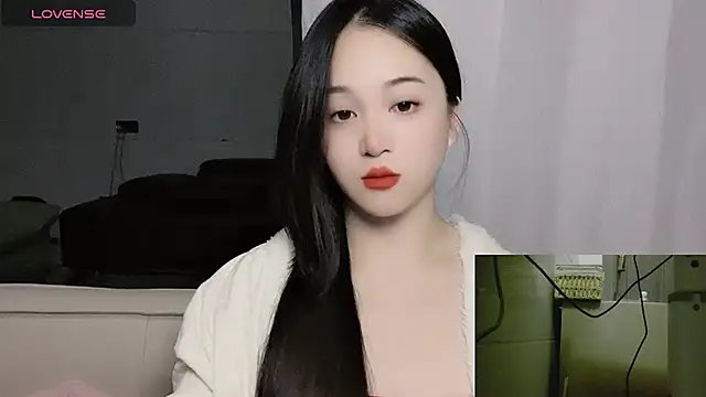 woaiqinqin online show from December 5, 2025, 3:52 pm