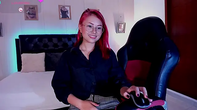 Snapshot of MAYASMITH__ chatting on July 19, 2026, 5:44 am MAYASMITH online show from July 19, 2026, 5:44 am