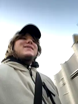 desiredude9 online show from October 18, 2025, 11:00 am