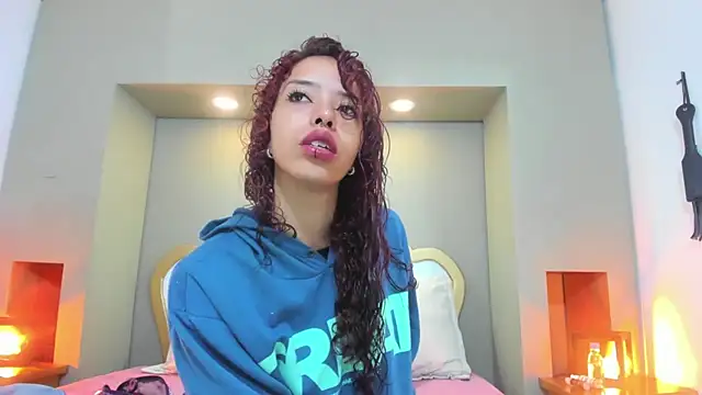 AteneaGreyy online show from October 24, 2025, 12:01 pm