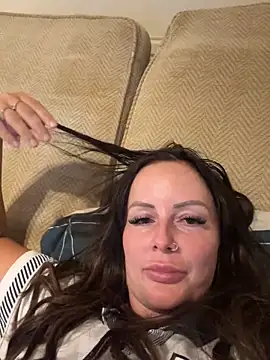 nightingale27 online show from September 9, 2025, 6:40 pm