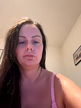 nightingale27 online show from October 9, 2025, 6:28 pm