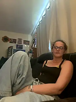 kittykatbean online show from September 21, 2025, 3:57 pm