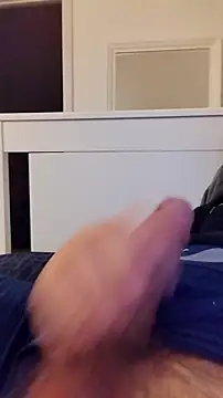 Snapshot of NewJoiner chatting on September 25, 2025, 8:12 pm NewJoiner online show from September 25, 2025, 8:12 pm