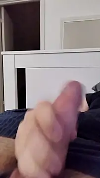 Snapshot of NewJoiner chatting on October 28, 2025, 6:54 pm NewJoiner online show from October 28, 2025, 6:54 pm