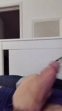 Snapshot of NewJoiner chatting on November 5, 2025, 6:08 pm NewJoiner online show from November 5, 2025, 6:08 pm