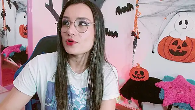 Snapshot of danna_888 chatting on October 24, 2025, 6:37 pm danna 888 online show from October 24, 2025, 6:37 pm