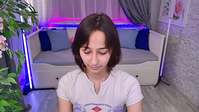 Snapshot of EmilySwonn chatting on September 18, 2025, 3:58 pm EmilySwonn online show from September 18, 2025, 3:58 pm