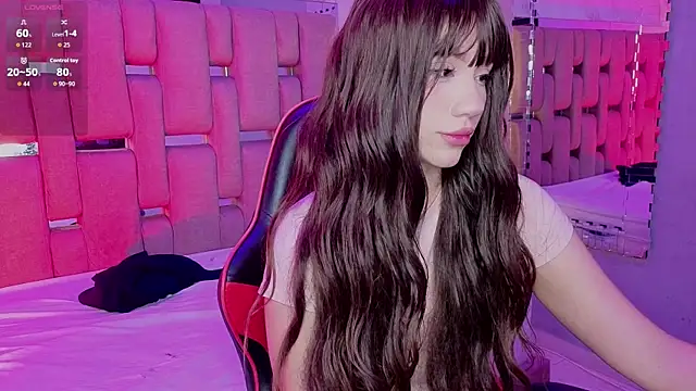 Snapshot of ZharaLux chatting on January 14, 2026, 12:33 pm ZharaLux online show from January 14, 2026, 12:33 pm