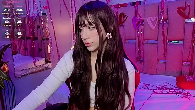 Snapshot of ZharaLux chatting on February 10, 2026, 12:53 pm ZharaLux online show from February 10, 2026, 12:53 pm