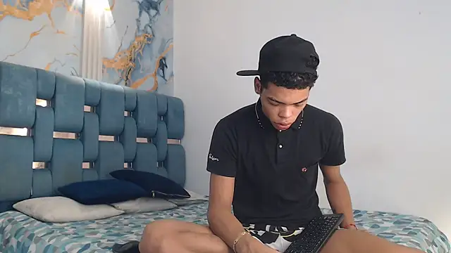 PRETTY FEM online show from March 9, 2026, 8:46 pm