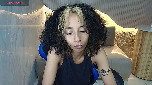 Snapshot of Agnis_ink_r chatting on November 7, 2025, 1:00 pm Agnis ink r online show from November 7, 2025, 1:00 pm