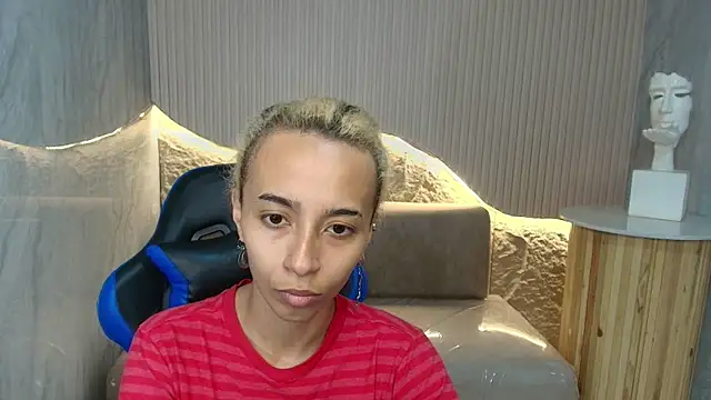 Snapshot of Agnis_ink_r chatting on November 13, 2025, 12:59 pm Agnis ink r online show from November 13, 2025, 12:59 pm