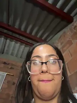 Snapshot of Jessyivonne chatting on February 11, 2026, 5:01 am Jessyivonne online show from February 11, 2026, 5:01 am