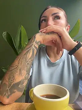 Sarahlove 90 online show from January 19, 2026, 4:33 pm