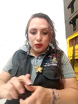 Snapshot of VERONICA__03 chatting on October 23, 2025, 2:27 pm VERONICA 03 online show from October 23, 2025, 2:27 pm