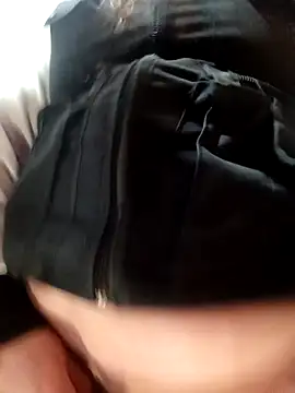 Snapshot of VERONICA__03 chatting on November 14, 2025, 2:49 pm VERONICA 03 online show from November 14, 2025, 2:49 pm