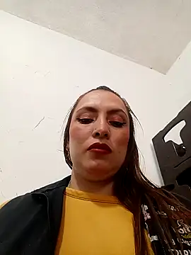 Snapshot of VERONICA__03 chatting on November 22, 2025, 3:11 pm VERONICA 03 online show from November 22, 2025, 3:11 pm