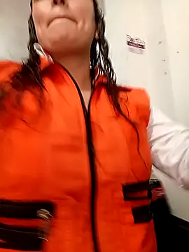 Snapshot of VERONICA__03 chatting on December 4, 2025, 12:36 pm VERONICA 03 online show from December 4, 2025, 12:36 pm