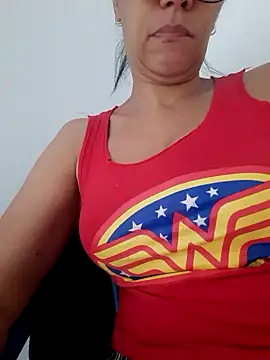 Marcellylinda online show from November 12, 2025, 1:11 pm