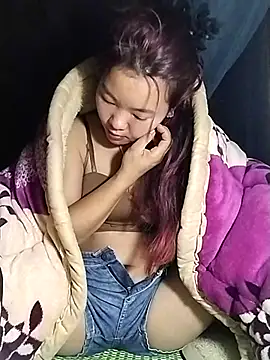 lylylove online show from November 26, 2025, 8:21 pm