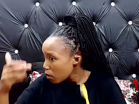 Snapshot of AppleAss02 chatting on October 23, 2025, 8:18 pm AppleAss02 online show from October 23, 2025, 8:18 pm