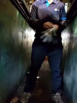 Snapshot of anggllaaa chatting on October 30, 2025, 1:29 am anggllaaa online show from October 30, 2025, 1:29 am