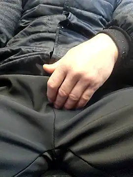 Snapshot of anggllaaa chatting on December 15, 2025, 2:27 am anggllaaa online show from December 15, 2025, 2:27 am