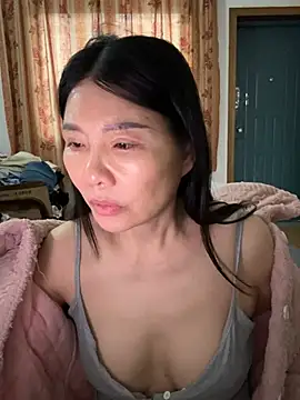 xiiuuff18 online show from March 8, 2026, 11:52 pm