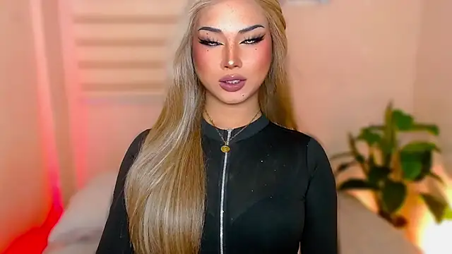 Snapshot of MissRumi_Hunter chatting on October 17, 2025, 10:56 pm MissRumi Hunter online show from October 17, 2025, 10:56 pm