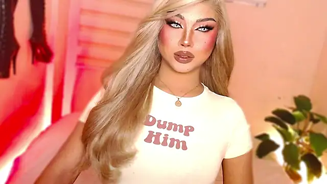 Snapshot of MissRumi_Hunter chatting on December 14, 2025, 2:17 am MissRumi Hunter online show from December 14, 2025, 2:17 am