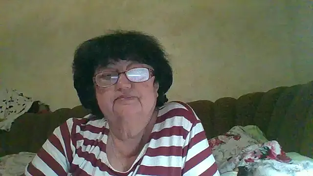 MilaSky5303 online show from November 5, 2025, 10:54 pm