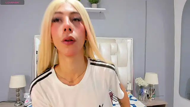 Darlyn tenderhot   online show from November 8, 2025, 8:51 pm