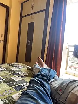 Snapshot of indianshycouple chatting on February 26, 2026, 7:29 am indianshycouple online show from February 26, 2026, 7:29 am