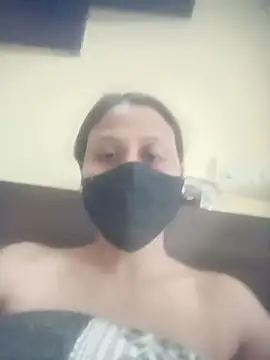 Snapshot of indianshycouple chatting on March 10, 2026, 2:33 pm indianshycouple online show from March 10, 2026, 2:33 pm