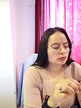 Daliz Leon online show from November 29, 2025, 8:12 pm