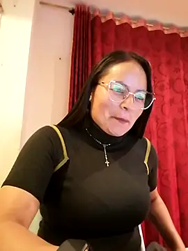 Daliz Leon online show from December 4, 2025, 1:48 am