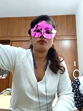 Snapshot of your_chandni04 chatting on September 26, 2025, 8:18 am your chandni04 online show from September 26, 2025, 8:18 am