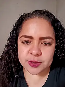 Miss Adriana01 online show from March 3, 2026, 8:04 pm