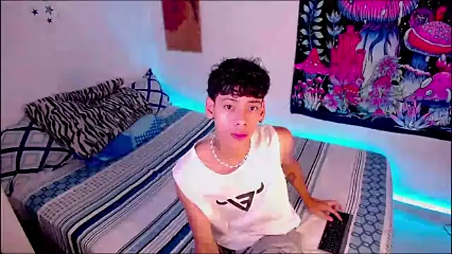 Snapshot of Thedoll_ethan7 chatting on May 29, 2026, 8:51 pm Thedoll ethan7 online show from May 29, 2026, 8:51 pm