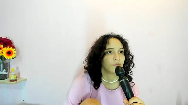 Snapshot of TeensNews18 chatting on October 31, 2025, 12:11 am TeensNews18 online show from October 31, 2025, 12:11 am