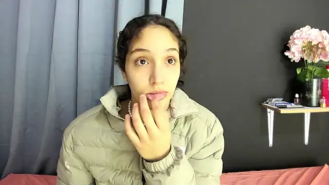 Snapshot of TeensNews18 chatting on November 3, 2025, 1:01 pm TeensNews18 online show from November 3, 2025, 1:01 pm