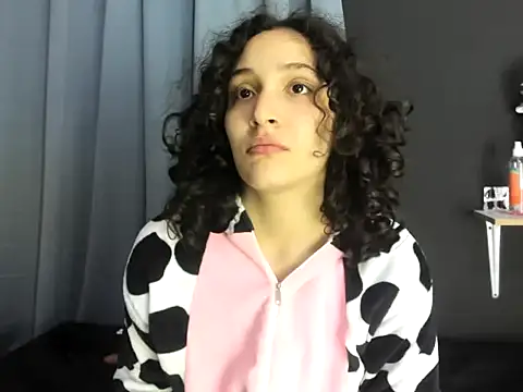 Snapshot of TeensNews18 chatting on November 10, 2025, 12:20 am TeensNews18 online show from November 10, 2025, 12:20 am