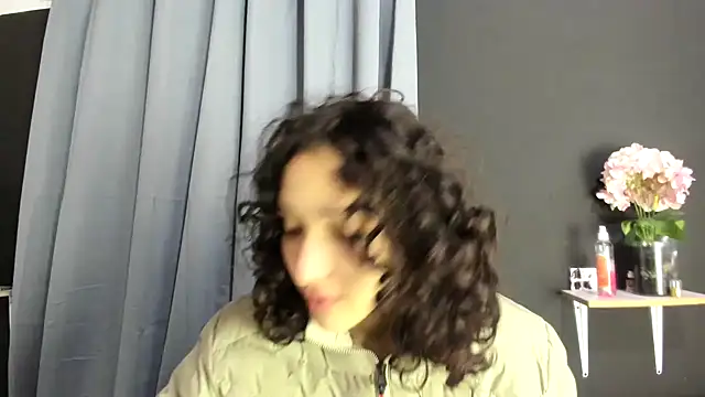 Snapshot of TeensNews18 chatting on November 11, 2025, 11:21 am TeensNews18 online show from November 11, 2025, 11:21 am