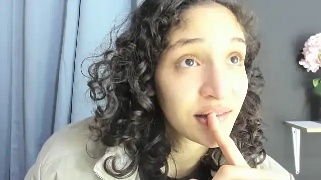 Snapshot of TeensNews18 chatting on November 13, 2025, 12:15 pm TeensNews18 online show from November 13, 2025, 12:15 pm