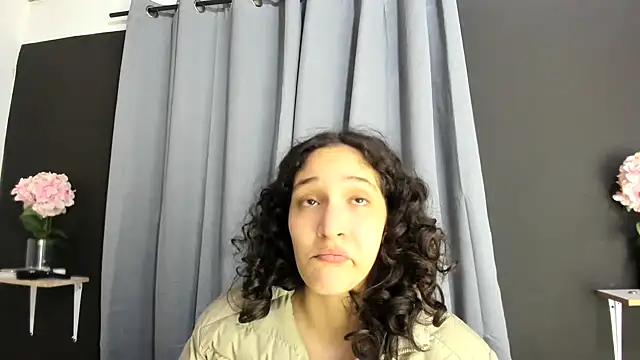 Snapshot of TeensNews18 chatting on November 14, 2025, 12:31 am TeensNews18 online show from November 14, 2025, 12:31 am